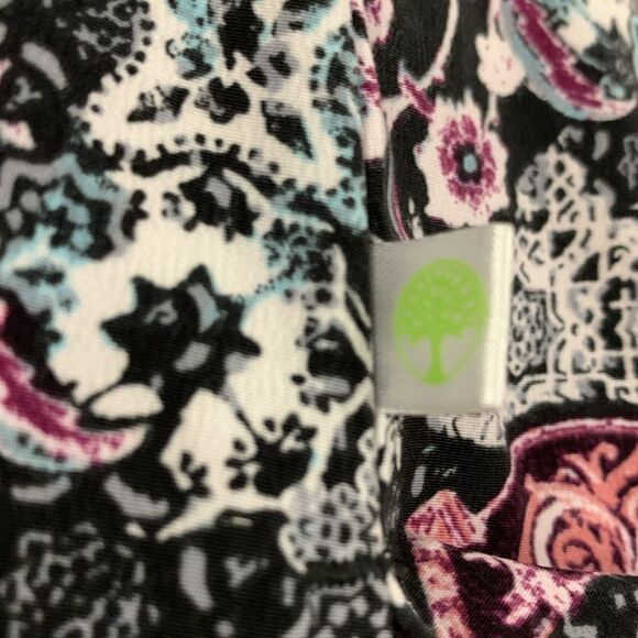 Healing Hands Premiere Black Pink Gray Floral Patchwork SS Scrubs Top Size S - Picture 10 of 15